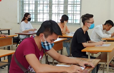 18 giám thị vi phạm quy chế khiến nhiều thí sinh phải thi lại
