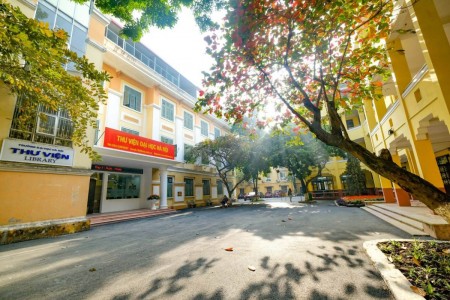 Nên học tiếng ở Đại học Ngoại ngữ ĐHQG HN (ULIS) hay Đại học Hà Nội (HANU)?