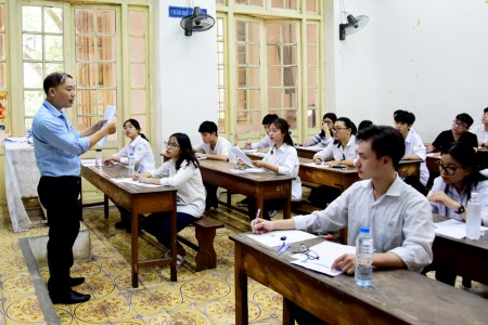 Bộ GD&ĐT công bố SĐT và Email hỗ trợ thi và tuyển sinh năm 2021