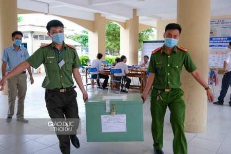 Hành trình chuyển đề thi an toàn từ đầu đến cuối
