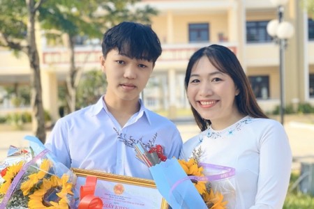 Nam sinh ở Quảng Nam đạt điểm 10 đầu tiên môn Ngữ văn thi tốt nghiệp THPT 2021