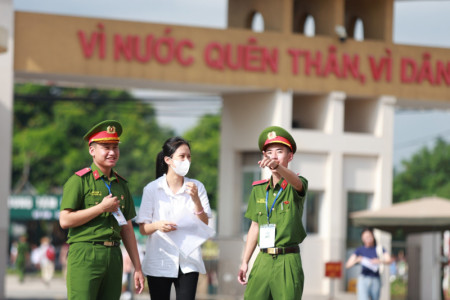 Chiều nay, gần 23.000 thí sinh làm thủ tục tham dự Kỳ thi đánh giá của Bộ Công an