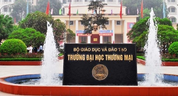 ĐH Thương Mại chi tới 42 tỷ đồng tặng học bổng, hỗ trợ sinh viên học online