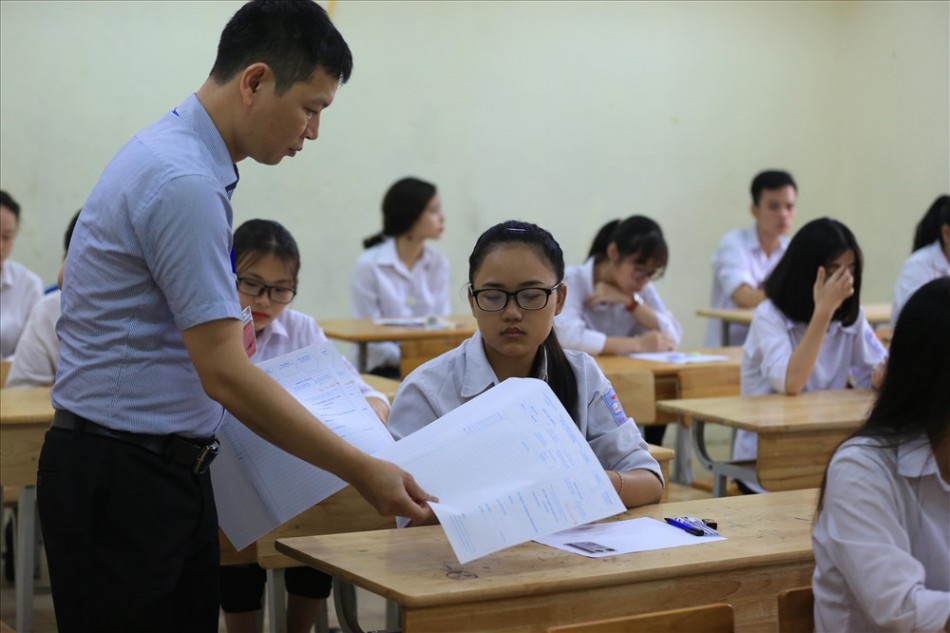 Không để thí sinh đến muộn thi tốt nghiệp THPT do ách tắc giao thông