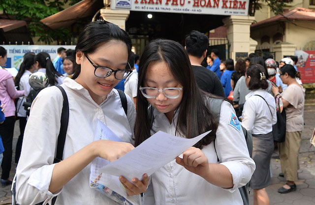 Hà Nội chốt phương án thi vào lớp 10: Bốn môn thi, ba nguyện vọng vào trường công lập