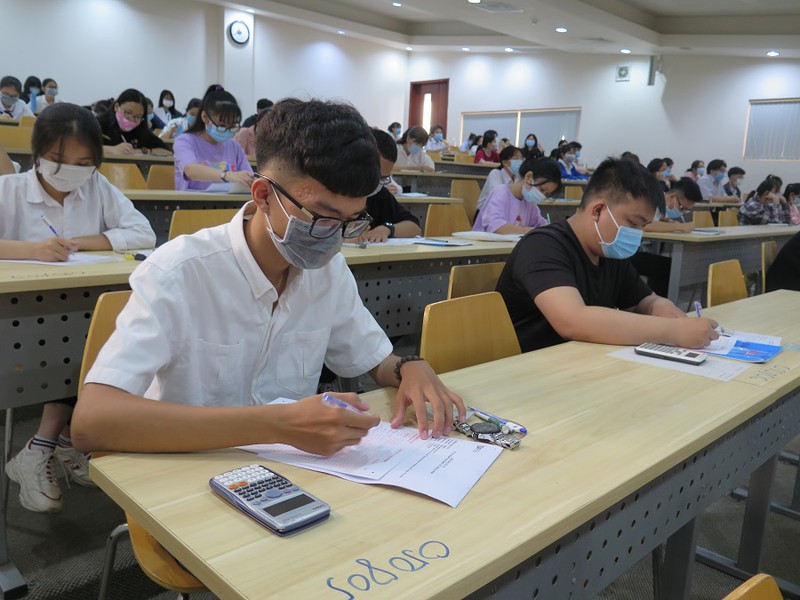 Hơn 99.000 thí sinh xét tuyển vào ĐHQG TP.HCM bằng điểm thi đánh giá năng lực - ảnh 1
