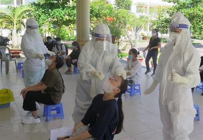 Phú Yên lấy mẫu xét nghiệm