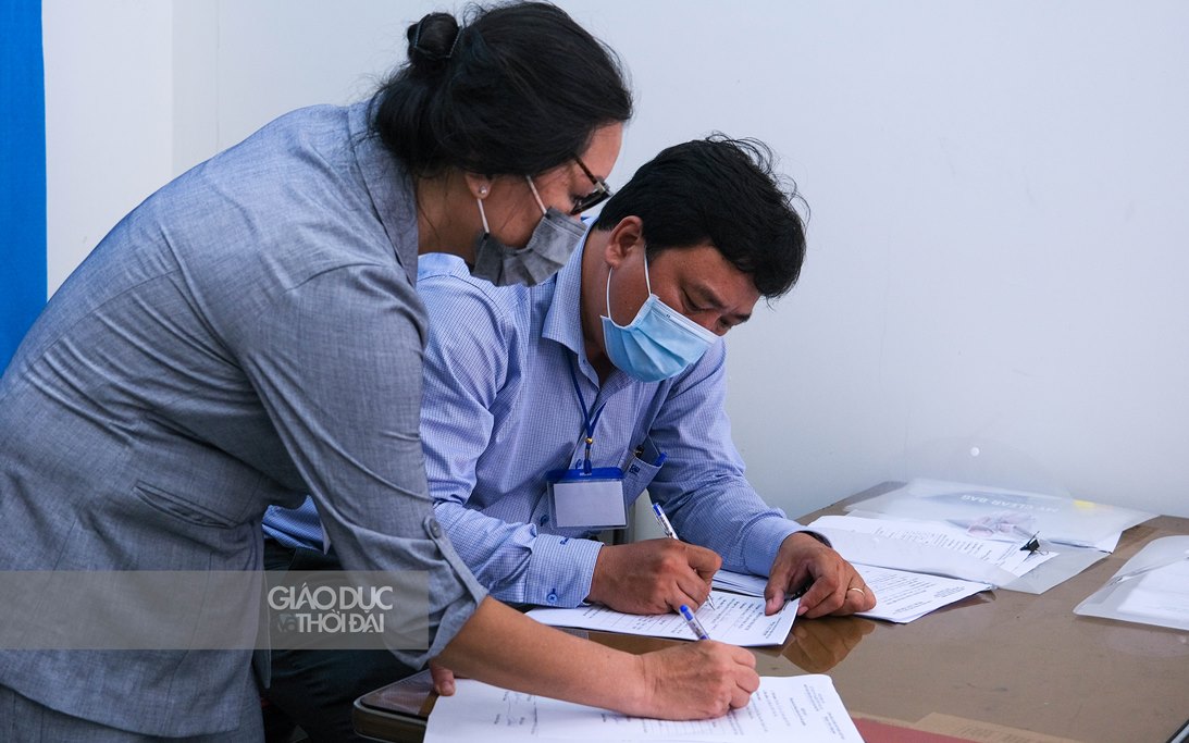 Vận chuyển đề thi tốt nghiệp THPT 2021