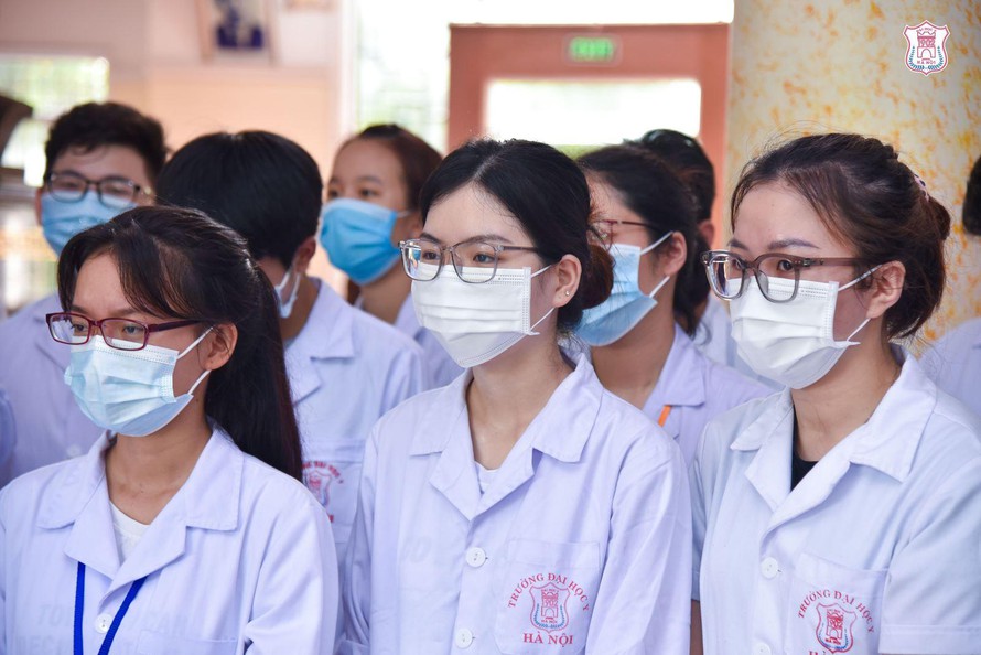 Nóng: ĐH Y Hà Nội dành 11 chỉ tiêu cho thí sinh đặc cách tốt nghiệp bằng học bạ