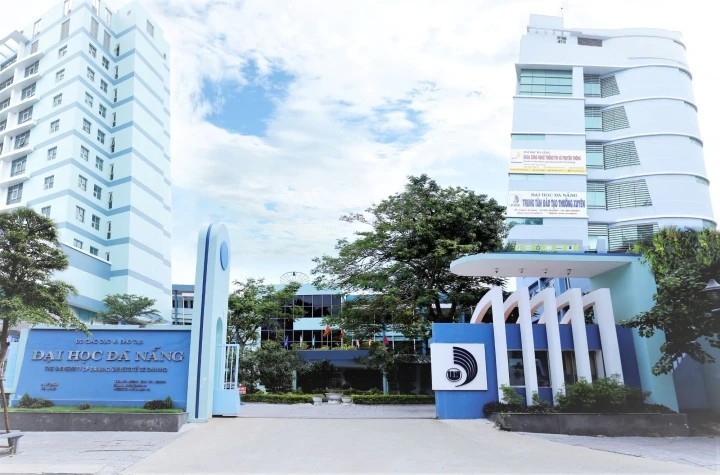 sinh vien tro lai truong anh 1